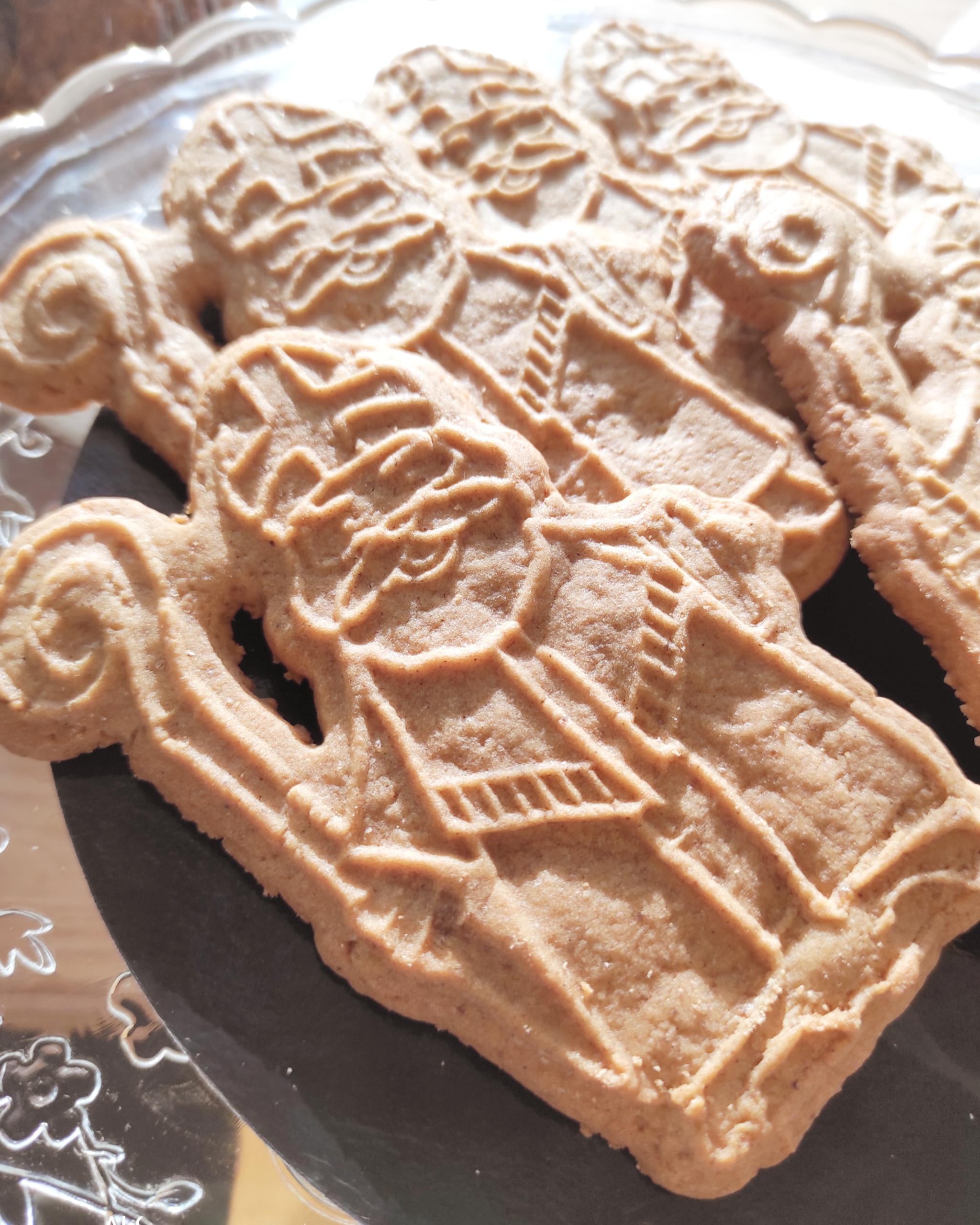 Speculaas - cinnamon and spice biscuit